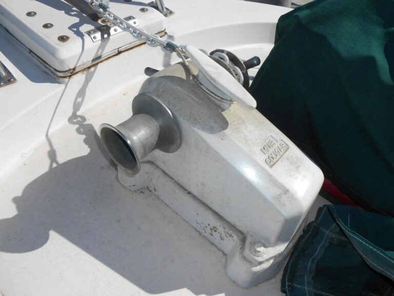Bayliner Exterior Anchor