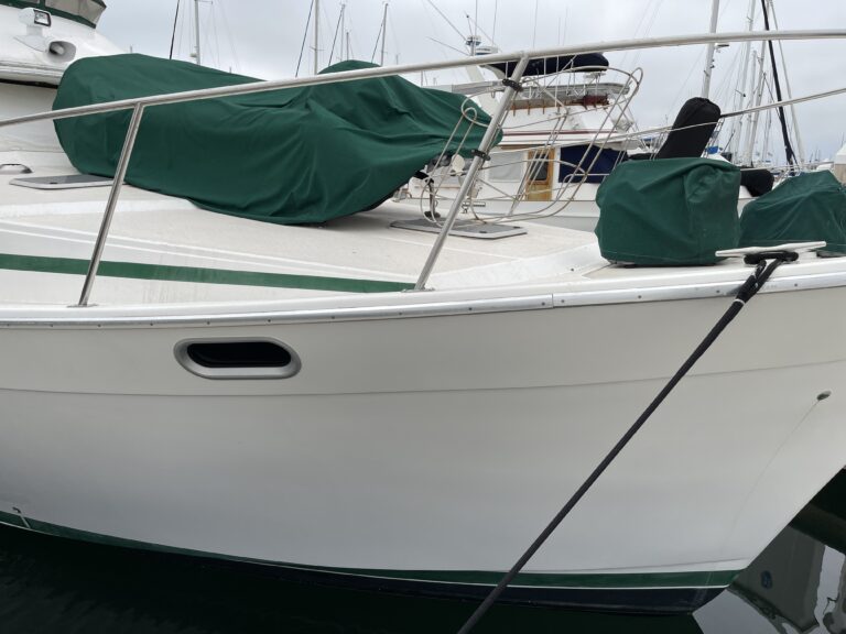 Bayliner Starboard Bow