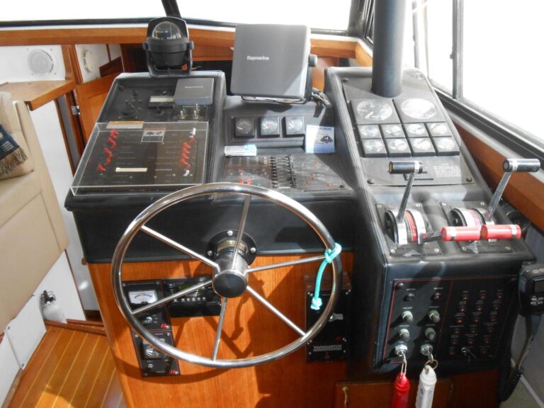 bayliner Interior-Helm