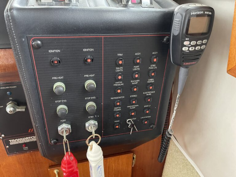 bayliner electronics